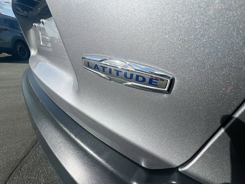 Used 2019 Jeep Cherokee Latitude Plus w/ Cold Weather Group image 34