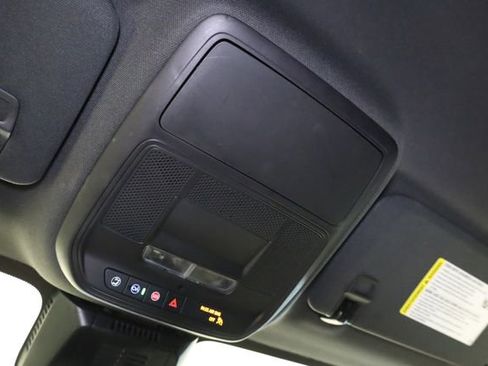 Used 2025 Chevrolet Equinox LT FWD image 24