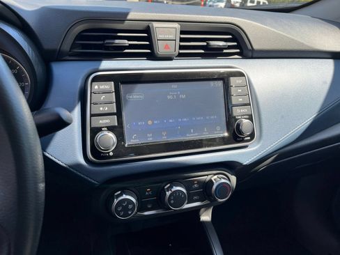 Used 2025 Nissan Versa SV FWD image 17