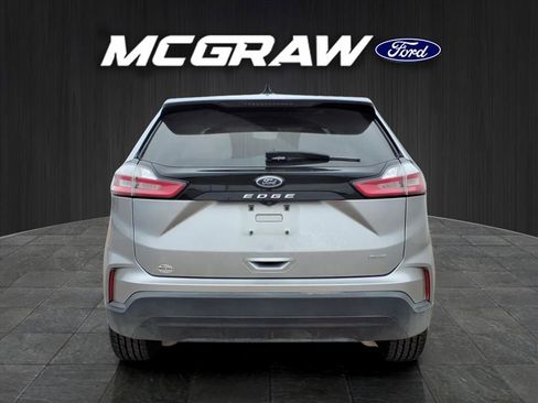 Used 2023 Ford Edge SE image 5