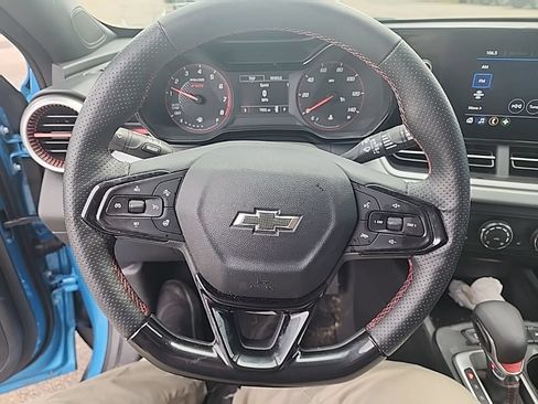 Used 2025 Chevrolet Trax RS w/ Driver Confidence Package FWD image 14