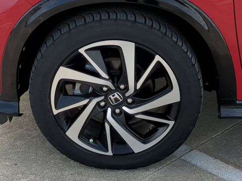 Used 2020 Honda HR-V Sport image 11