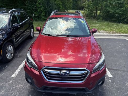 Used 2018 Subaru Outback 2.5i Limited AWD/4WD image 4