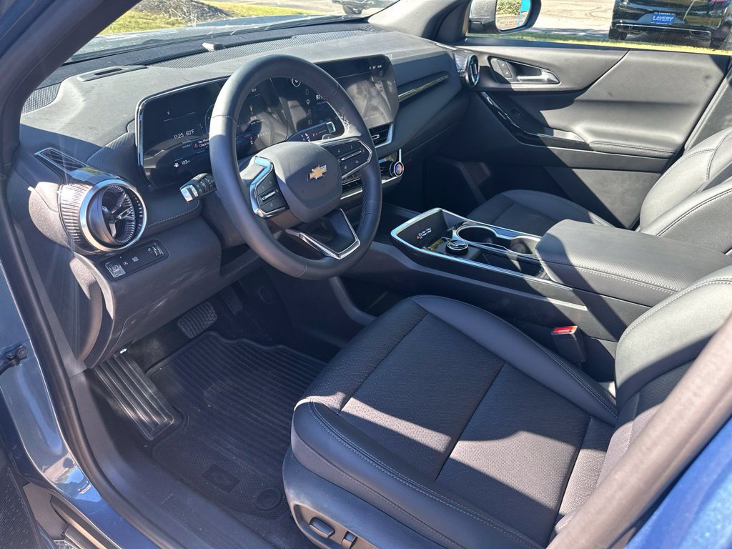 Used 2026 Chevrolet Equinox LT FWD image 7
