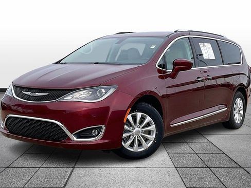 Used 2020 Chrysler Pacifica Touring-L w/ Premium Audio Group image 1