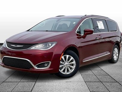 Used 2020 Chrysler Pacifica Touring-L w/ Premium Audio Group