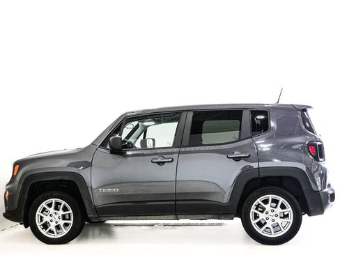 Used 2023 Jeep Renegade Latitude AWD/4WD image 5
