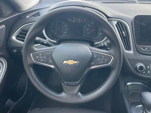 Used 2025 Chevrolet Malibu LT FWD image 13