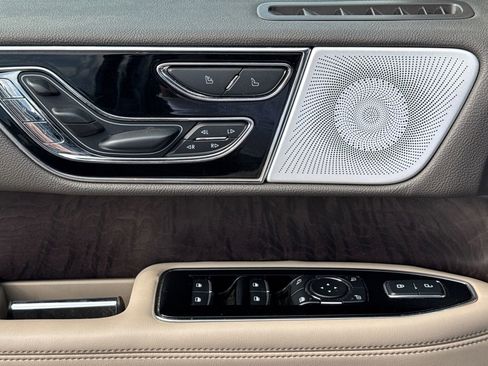 Used 2024 Lincoln Navigator Reserve AWD/4WD image 15