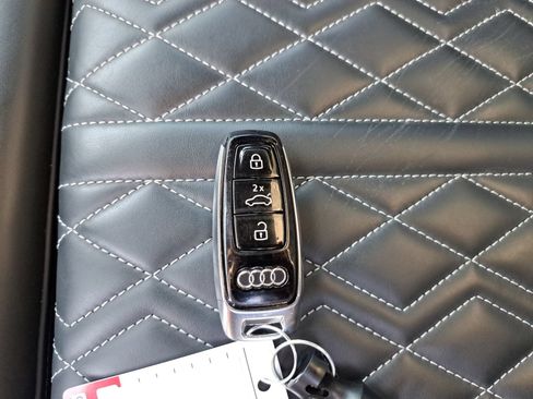 Used 2022 Audi e-tron S Prestige AWD/4WD image 14