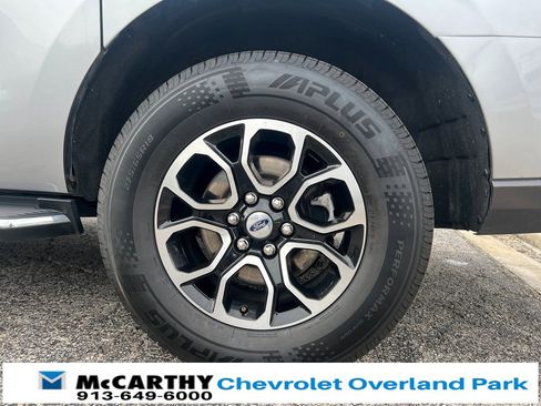 Used 2023 Ford Expedition Max XLT image 9