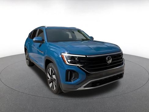 Used 2026 Volkswagen Atlas Cross Sport SE FWD image 3