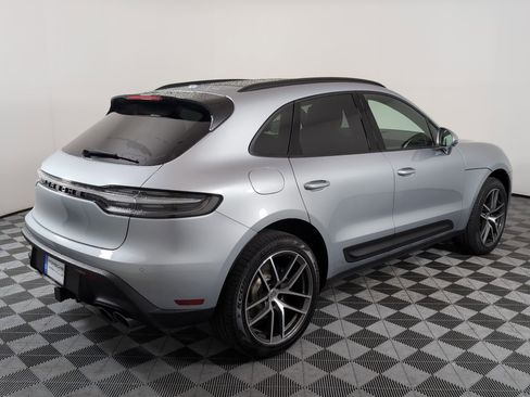 Certified 2025 Porsche Macan AWD/4WD image 8