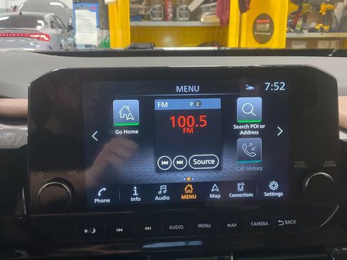 Used 2023 Nissan Pathfinder Platinum image 17