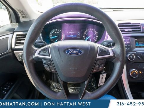 Used 2016 Ford Fusion SE FWD image 6