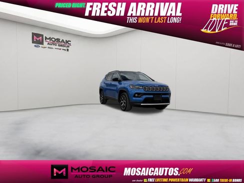 Used 2025 Jeep Compass Limited AWD/4WD image 1