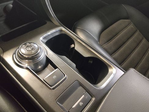 Used 2018 Ford Fusion SE w/ Equipment Group 201A FWD image 26