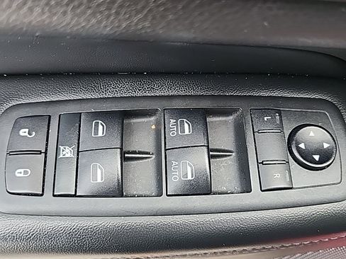 Used 2019 Jeep Grand Cherokee Altitude image 27