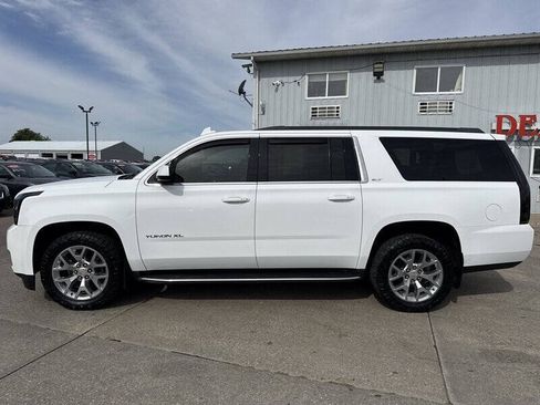 Used 2018 GMC Yukon XL SLT AWD/4WD image 3