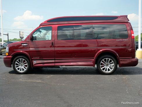 Used 2024 Chevrolet Express 2500 image 8