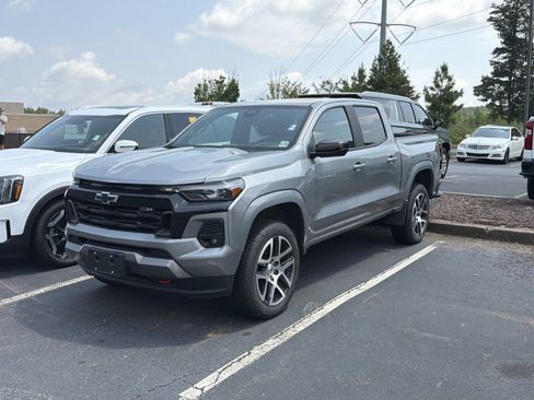 Used 2023 Chevrolet Colorado Z71 w/ Z71 Convenience Package 2 AWD/4WD image 10