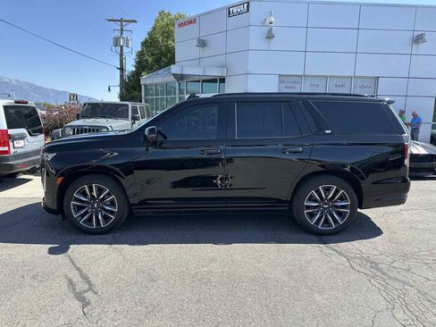 Used 2022 Cadillac Escalade Sport w/ Touring Package image 9