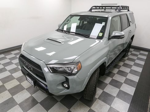 Used 2023 Toyota 4Runner TRD Off-Road Premium w/ Off Road Premium Plus Package AWD/4WD image 6