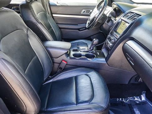 Used 2018 Ford Explorer XLT w/ Equipment Group 202A image 18