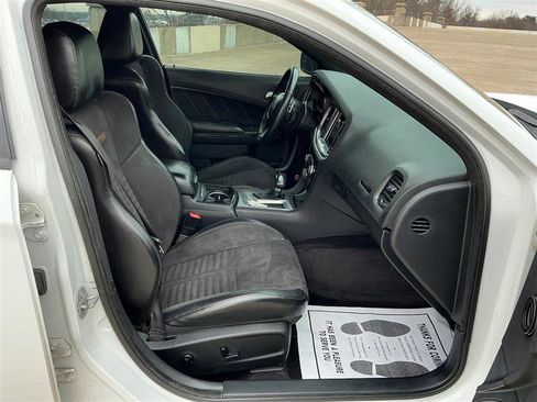 Used 2017 Dodge Charger R/T image 36