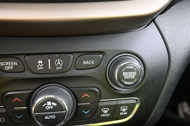 Used 2016 Jeep Cherokee 75th Anniversary AWD/4WD image 29