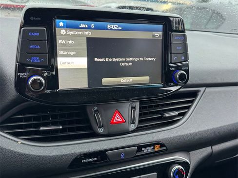 Used 2019 Hyundai Elantra GT image 5