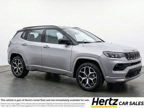 Used 2025 Jeep Compass Limited image 1