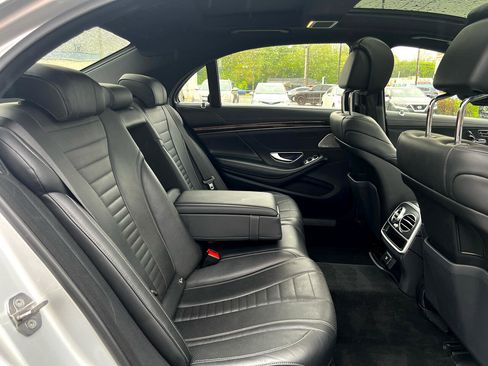 Used 2019 Mercedes-Benz S 560 4MATIC Sedan image 23