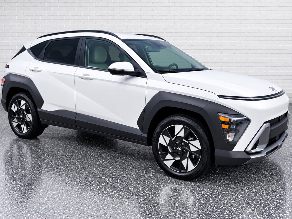 Used 2025 Hyundai Kona SEL FWD image 5