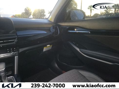 New 2026 Kia Seltos S FWD image 18
