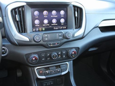 Used 2024 GMC Terrain SLT image 6