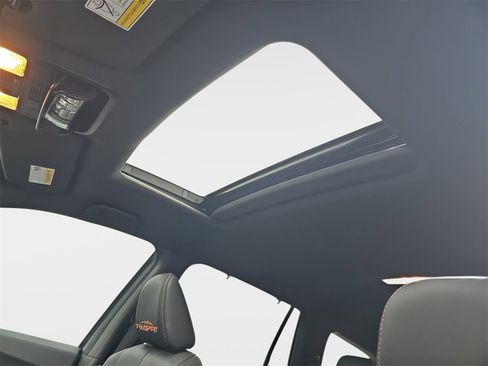 Used 2022 Honda Pilot TrailSport image 35