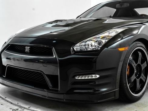 Used 2014 Nissan GT-R Black Edition AWD/4WD image 16