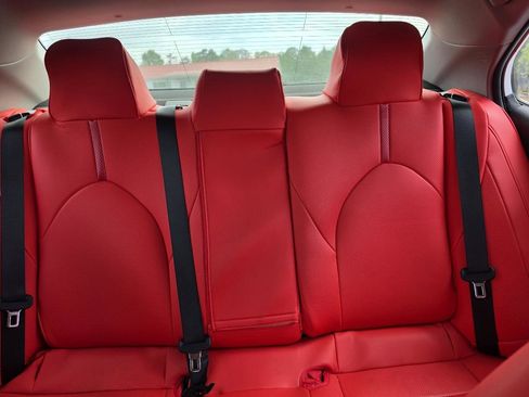 Used 2020 Toyota Camry LE image 8