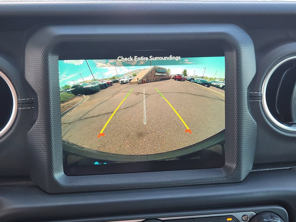 Used 2023 Jeep Wrangler Unlimited Sahara w/ Cold Weather Group AWD/4WD image 9