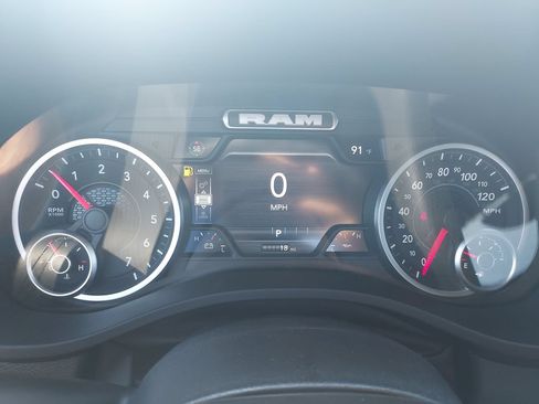 New 2026 RAM 1500 Express AWD/4WD image 18