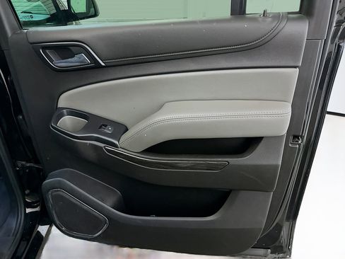 Used 2019 Chevrolet Suburban LT image 33