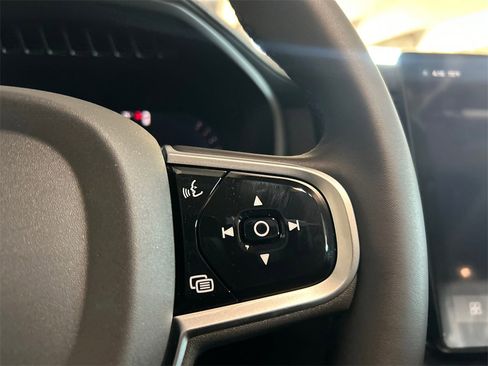 New 2026 Volvo XC90 B6 Ultra w/ Protection Package image 13