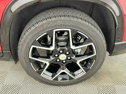 Used 2025 Chevrolet Traverse High Country w/ LPO, Floor Liner Package FWD image 22