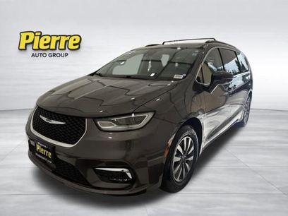 Used 2022 Chrysler Pacifica Touring-L