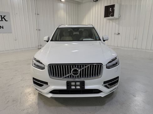 Used 2025 Volvo XC90 B5 Plus w/ Protection Package Premier image 8
