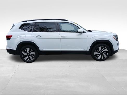 Used 2025 Volkswagen Atlas SE image 6