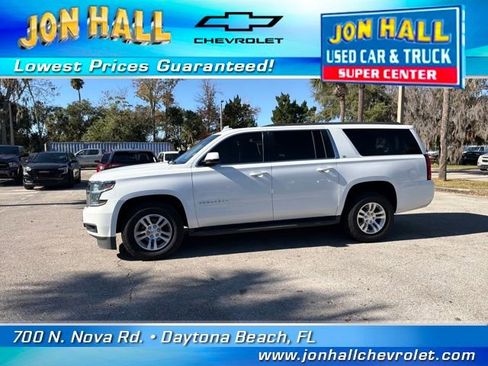 Used 2018 Chevrolet Suburban LT image 4