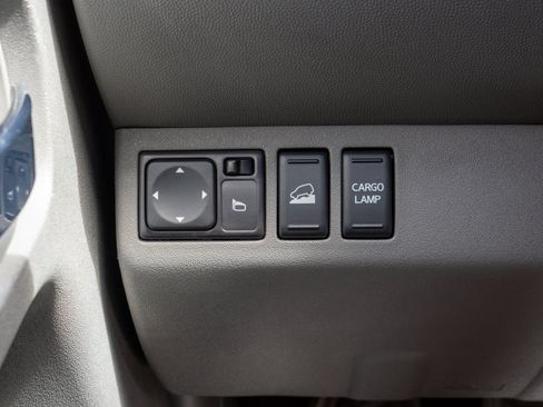 Used 2016 Nissan Frontier SV AWD/4WD image 25