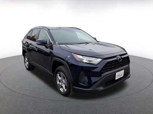 Used 2025 Toyota RAV4 XLE image 3